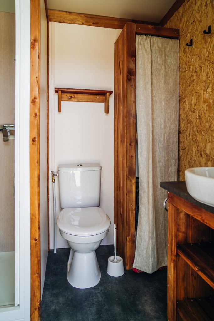 emplacement avec toilette privée vendee